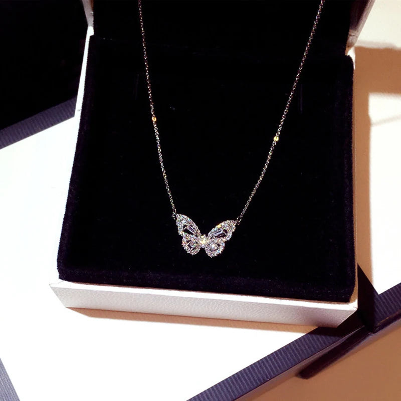 Huitan Butterfly Pendant Necklace – CZ Stone Women's Jewelry Pendant Necklace Vue