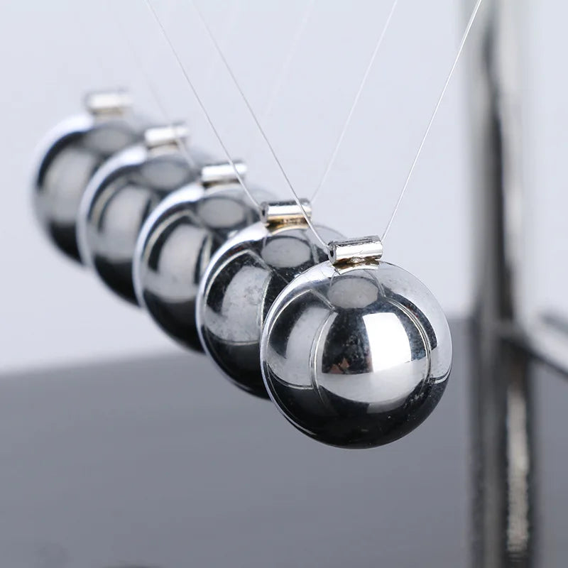 Newton Pendulum Mini Figurine Miniatures Newton Ball Steel Balance Ball Home Decoration Child Physics Science Education Ornament Vue