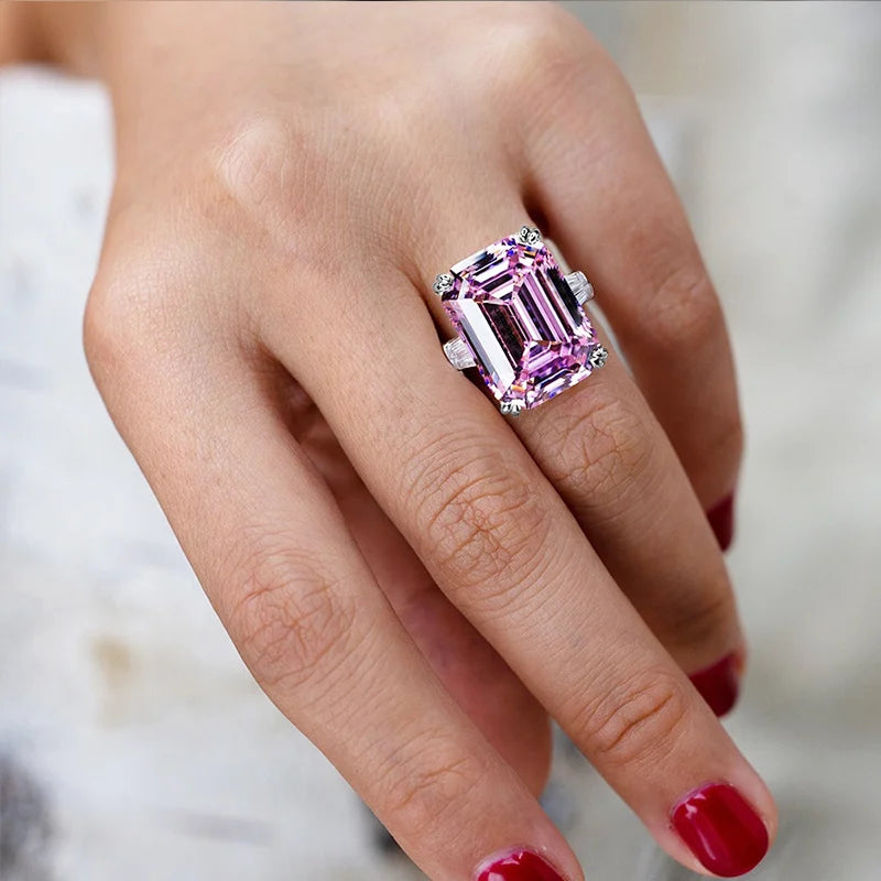 Huitan Rectangle CZ Solitaire Ring – Women's Wedding Jewelry CZ Solitaire Ring Vue