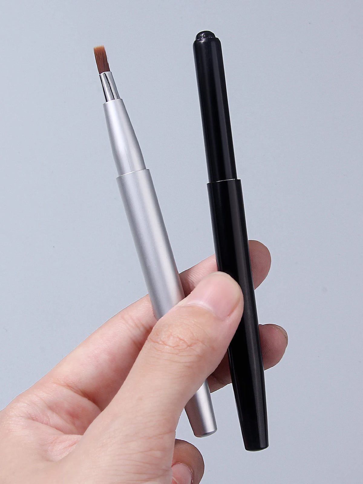 2PCS Portable Makeup Brush‑ Retractable Lip Brush Soft Fiber Hair Fashion Design Travel Lip Brush Vue