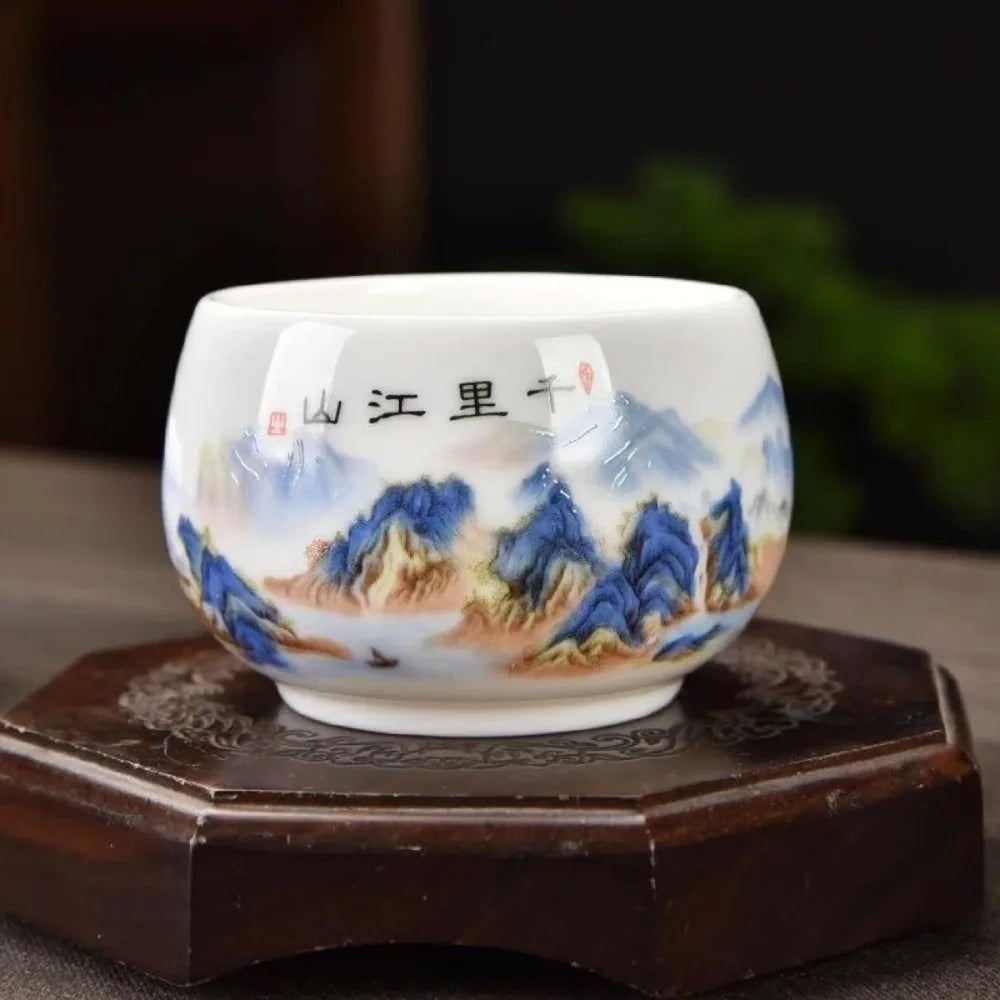 Tradition Landscape Painting Ceramic Teacup 180ml Exquisite Tea Cup Vintage White Porcelain Master Cup Zen Meditation Vue Ceramic <200ml