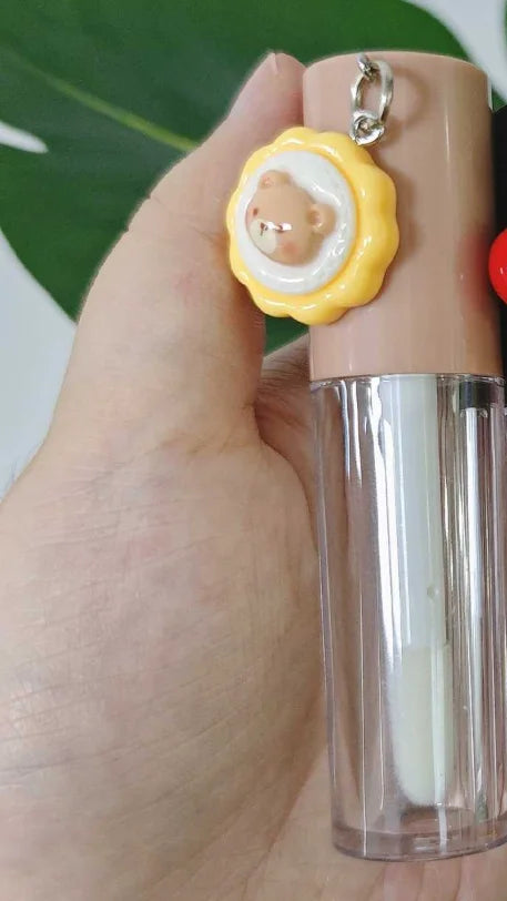 6ml Cute Lipgloss Tube Custom Logo Plastic Lip Gloss Tubes with Pendant and Brush Lip Glaze Cosmetic Packaging Wholesale Vue brown 20pcs