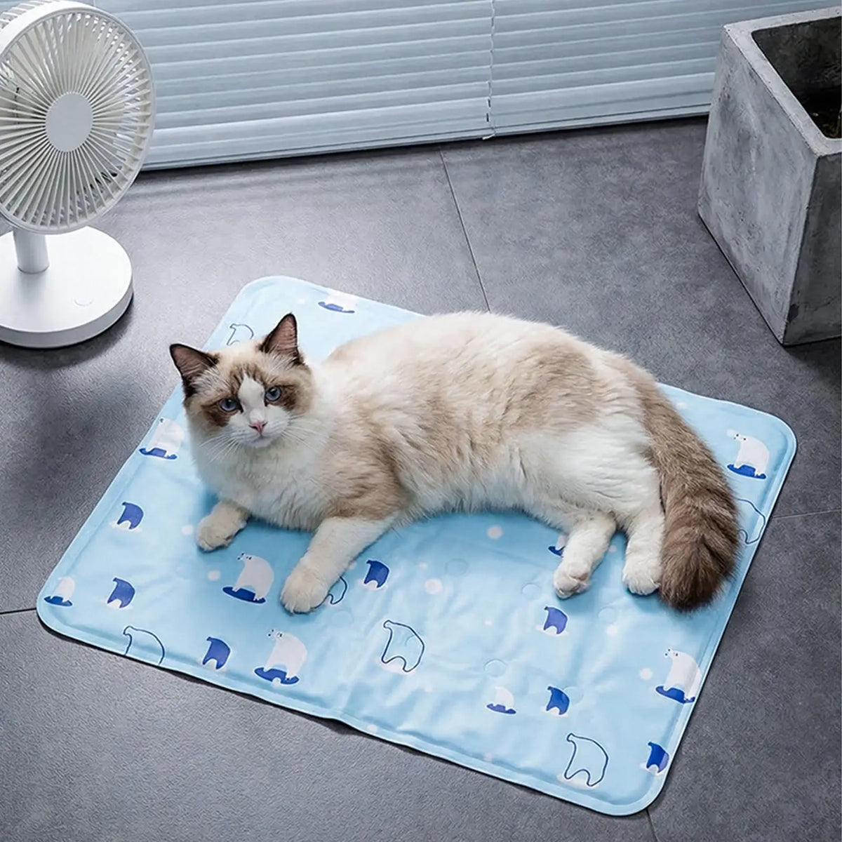 S/M/L Dog Cooling Pad Non-Slip Blanket Animals Beddings Pet Cooling Mat for Dogs for Small Medium Breeds Sleeping Travel Camping Vue M