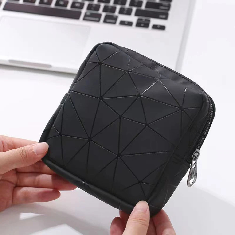 Sanitary Napkin Storage Bag Leather Waterproof Feminine Period Bag with Zipper for Teen Girls Women Small Makeup Pouch Wallet Vue black