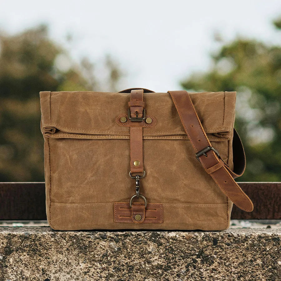 New Retro Canvas Messenger Bag with Mad Horse Leather Casual Large-capacity Messenger Bag Outdoor Commuter Flip Canvas Bag Vue