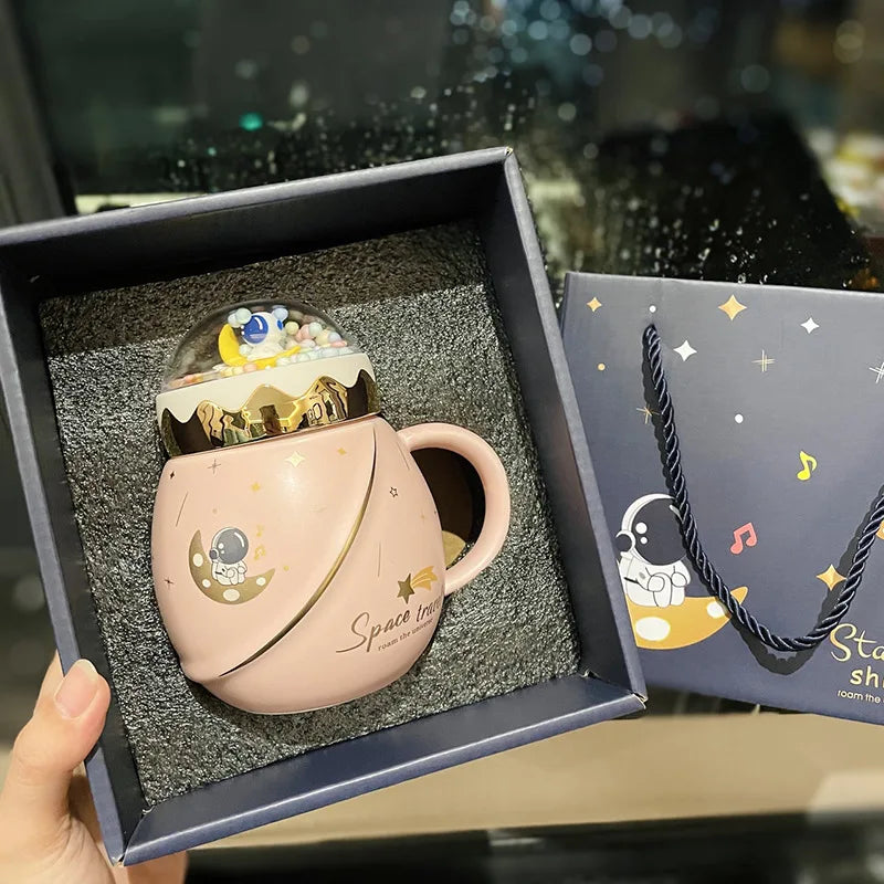 Astronaut Series Ceramic Mug with Lid Spoon Cute Business Gift Box Creative Ceramic Coffee Tea Cup Holiday Birthday Girls Gifts Vue