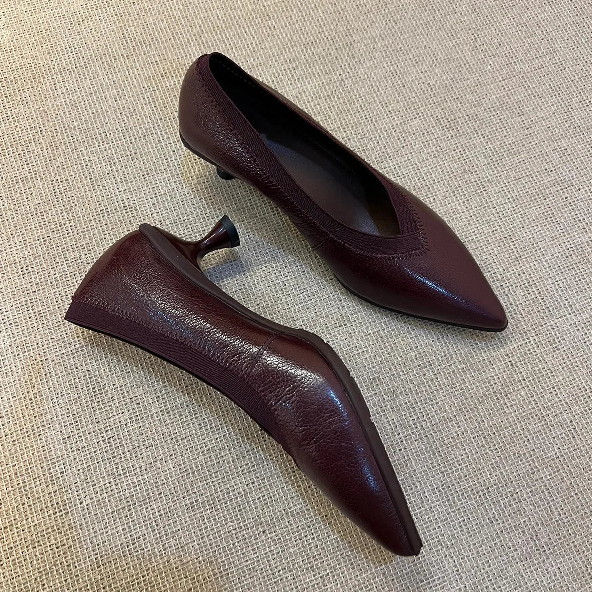 Women's French Retro Pointed Toe Spike Heel Pumps Spike Heel Pumps Vue