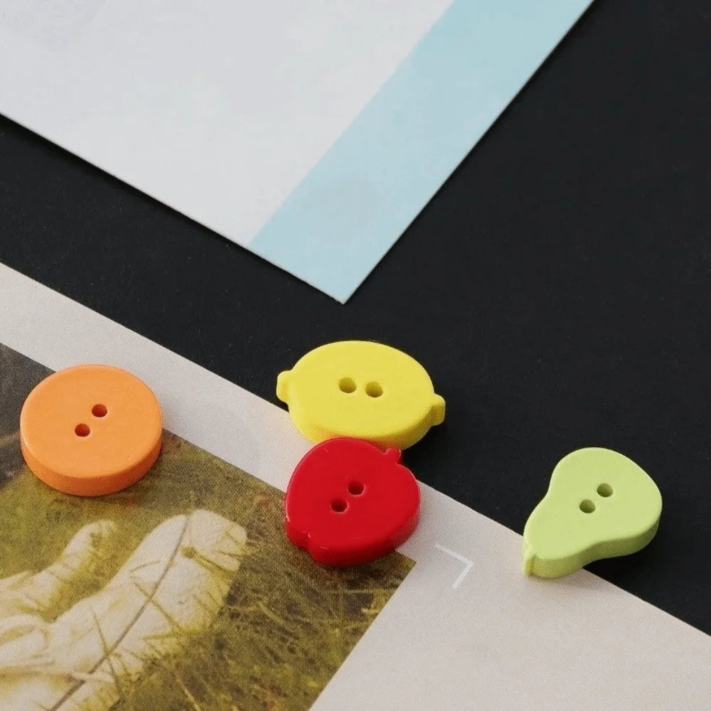 40pcs Fashionable Peach Colored Fruits Buttons 2 Holes Creative Mango Buttons Resin Cute Orange Buttons Clothes Accessories Vue