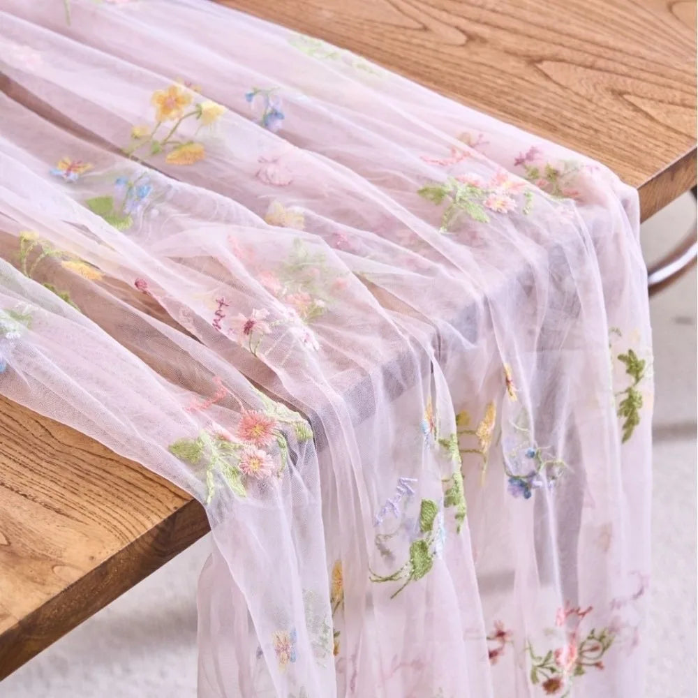 French Vintage Embroidered Floral Table Runner Romantic Semi-Transparent Lace Table Flag Fresh Color Tulle Table Runner Party Vue Pink