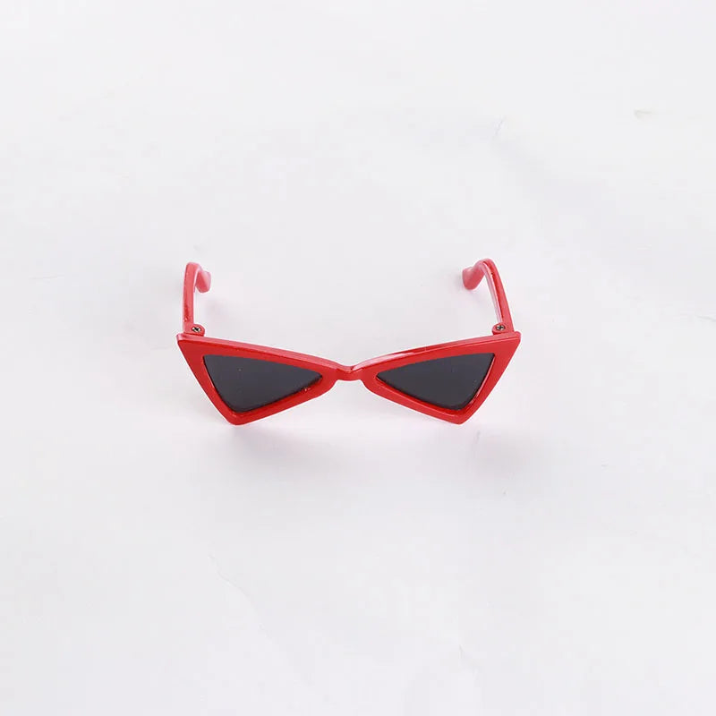 Pet Sunglasses Cat Glasses Pet Trendy Accessories Cool Creative Triangular Dog Glasses for Small Dog Cat Pet Decoration Vue red
