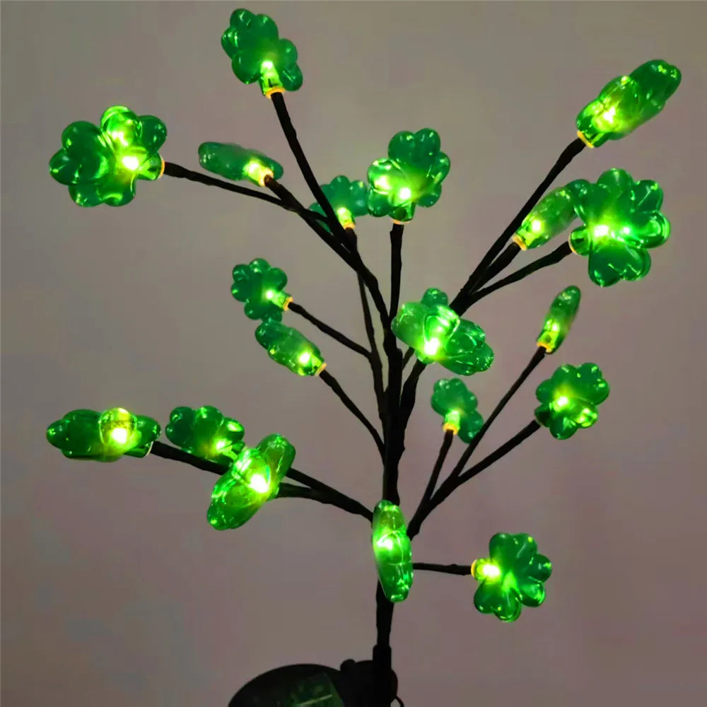 St Patricks Day Decorations Shamrock Solar-Powered LED Yard Lights Garden Decor Lamp Waterproof Outdoor Plug Light Vue