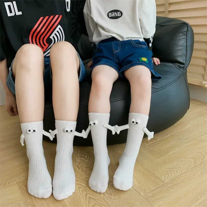 1-10Pairs Fashion Magnetic Hand Holding Socks with Cute Eye Pattern Couple Mid Calf Socks Unisex Funny Socks for Casual Outfit Vue