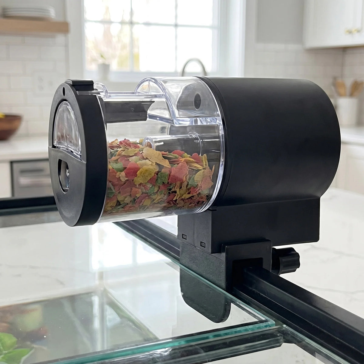 Automatic Smart Fish Feeder – 100ml Aquarium Food Dispenser Automatic Fish Feeder Vue