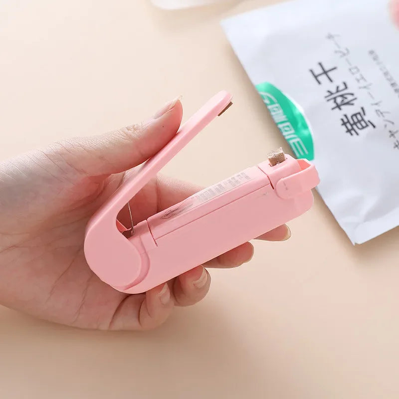 vvocci Heat Bag Mini Sealing Machine Package Sealer Bags Thermal Plastic Food Closure Portable Sealer Packing KitchenAccessories Vue