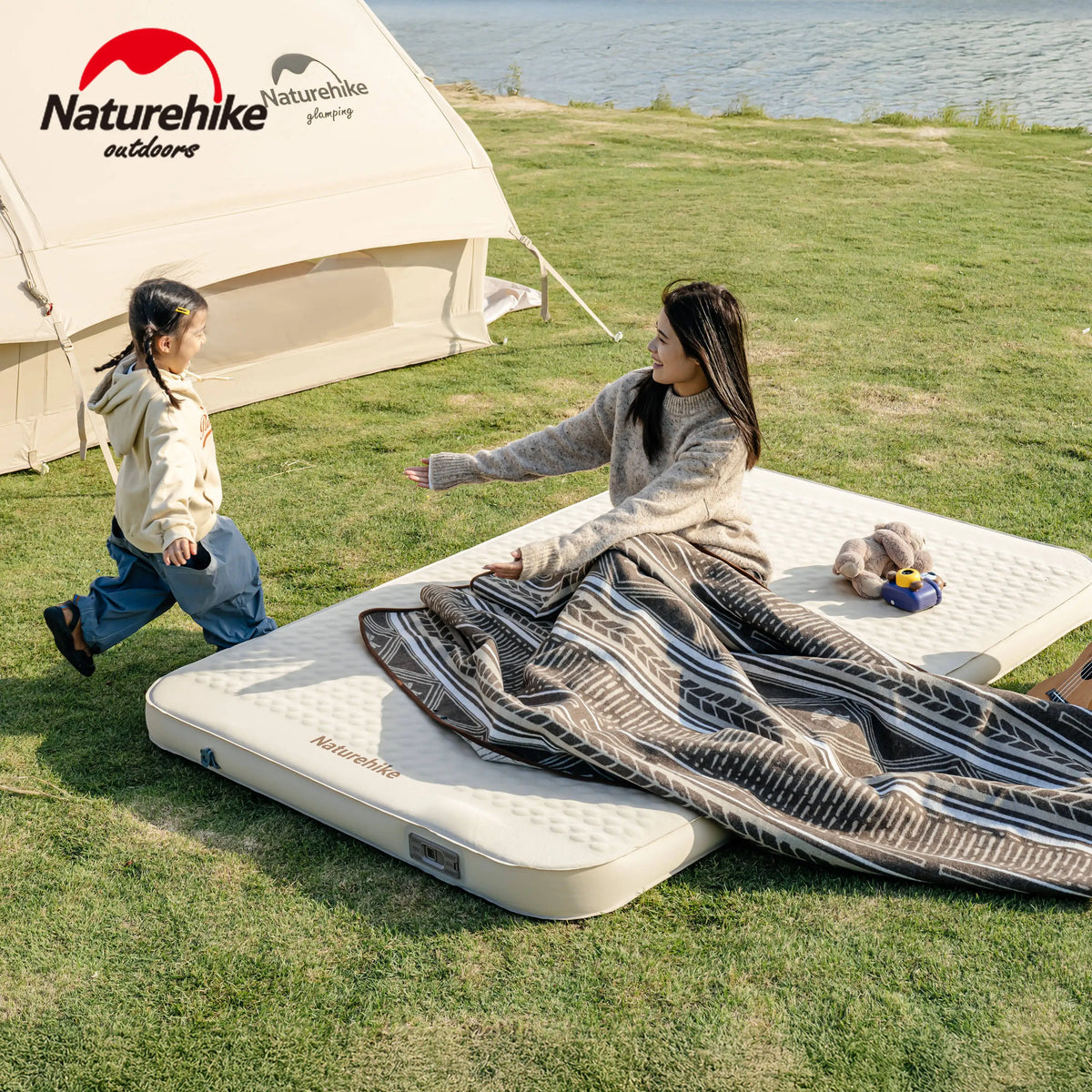 Naturehike Double Air Mattress R4.6 10cm Built-In Pump Camping Camping Air Mattress Vue