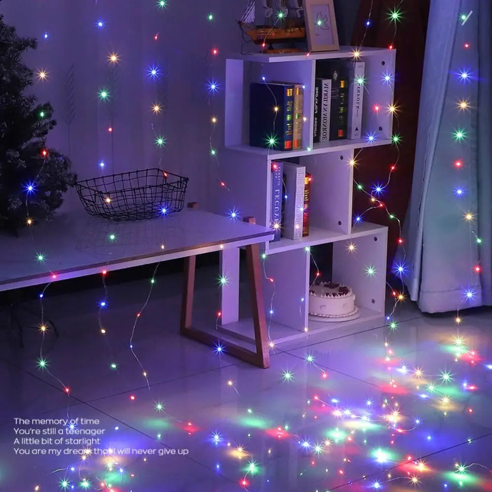 Waterproof Window Curtain String Lights 8 Lighting Modes Multicolor LED String Light 300 LED USB Powered Holiday String Lights Vue