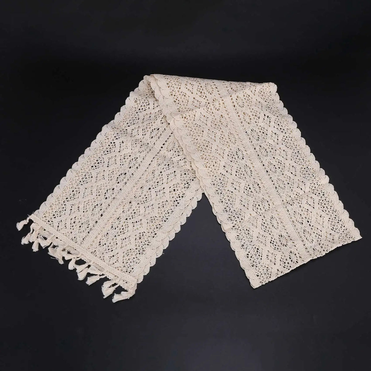 ABKW-4X Elegant Cream Crochet Lace Macrame Table Runner With Tassels For Rustic Wedding Decoration And Farmhouse Table Decor Vue