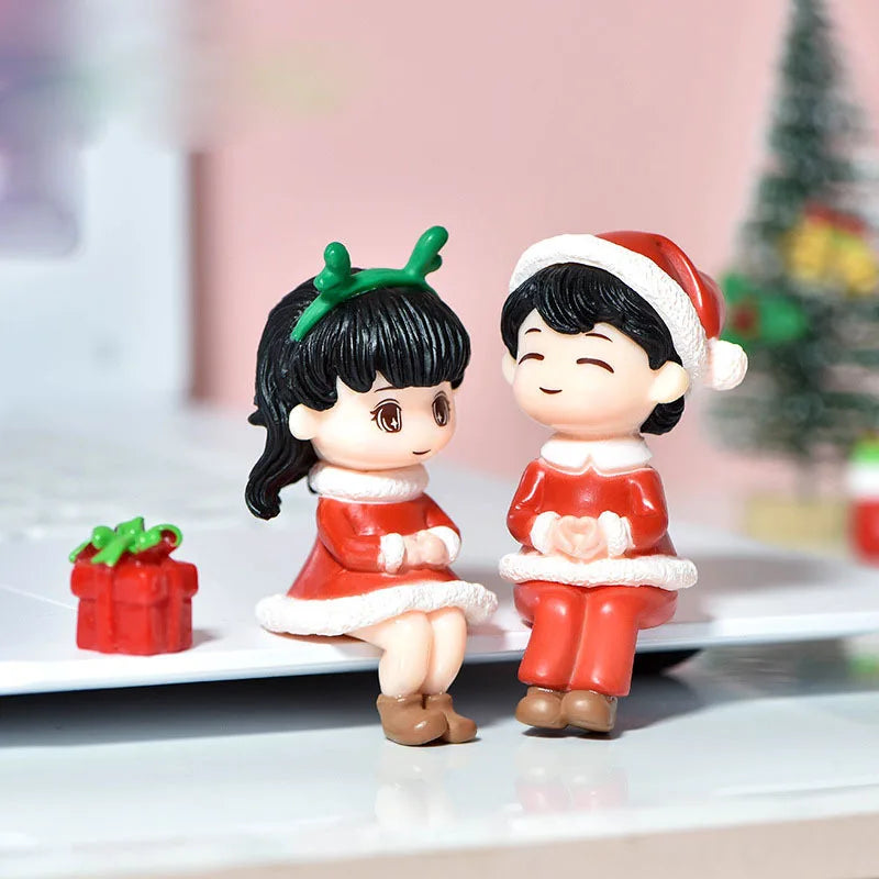 Christmas DIY Couple Figurine Crystal Ball Miniature Scene Ornament Sitting Desktop Car Decoration Micro Gift for Home Office Vue