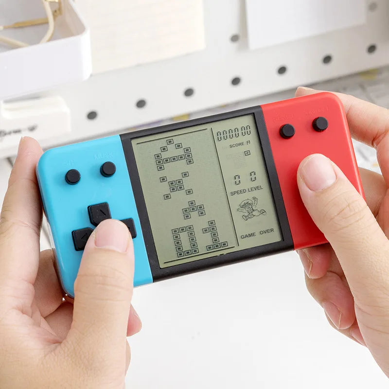 Retro Tetris Game Console Keychain Dual Color Handheld Electronic Game Player Classic Pocket Toy for Backpack Purse Key Ring Vue