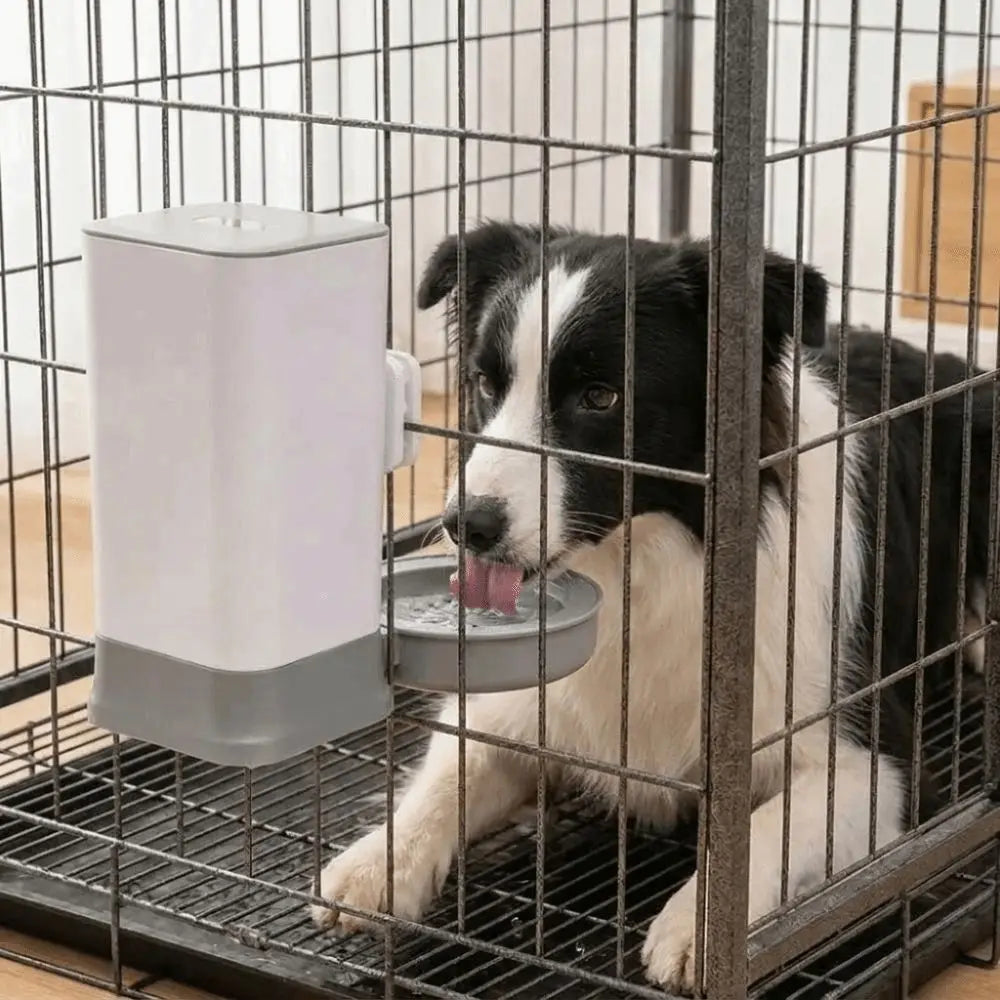 1.5L Dog Water Dispenser Large Capacity Leak-Proof Cage Hanging Water Bottle Easy to Clean Adjustable Hanging Crate Water Bowl Vue