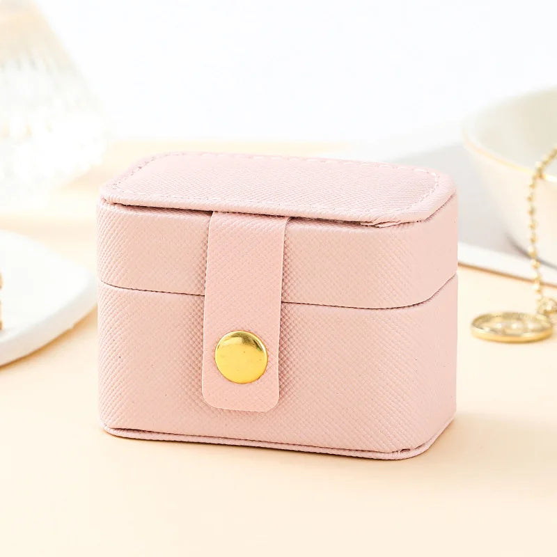 Mini Portable Small Jewelry Storage Bag Travel Simple Leather Ring Necklace Earrings Storage Box Organizer Display Gift Box Vue A208-pink