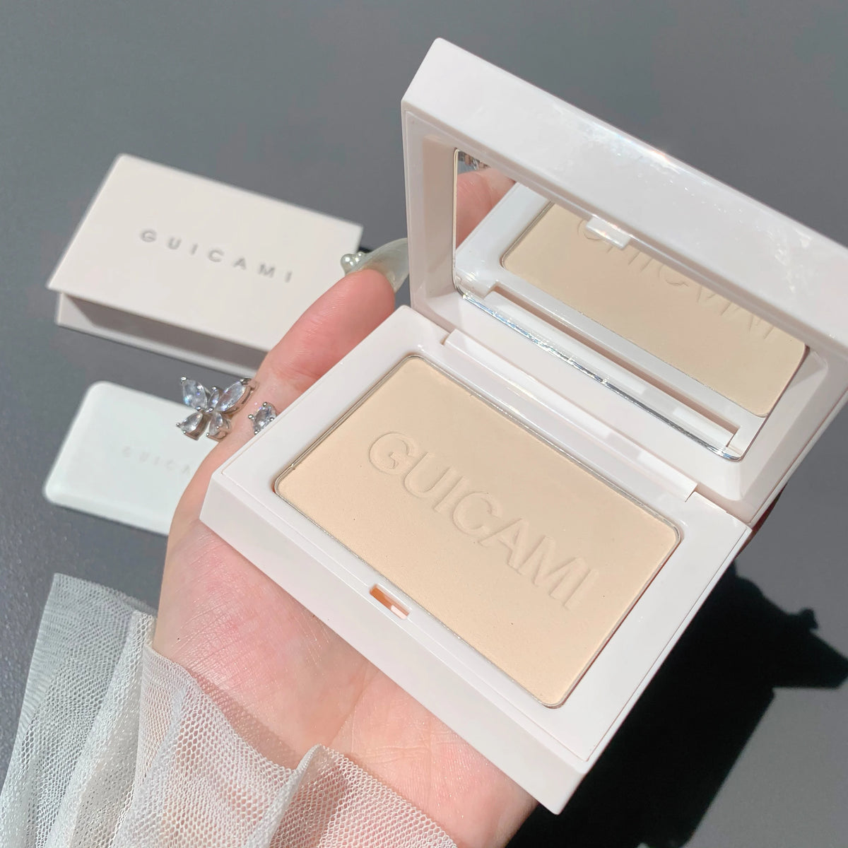 GUICAMI Brand Face Base Pressed Powder Makeup Matte Shimmer Fix Palette Concealer Contour Nude Compact Cosmetics With Puff Vue