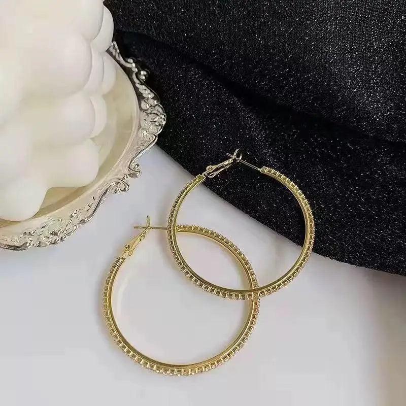 Elegant Small Earrings Set for Women Metal Circle Drop Design for Casual Outfits Vue A4