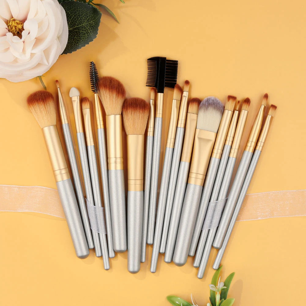 Champagne Makeup Brush Set Professional Soft Fluffy Makeup Beauty Tools Foundation Concealers Powder Blush Brushes Wooden Handle Vue