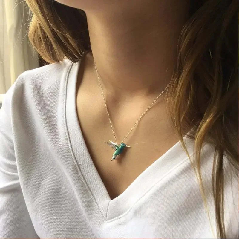 Huitan Enamel Bird Pendant Necklace – Blue Green Women's Gift Pendant Necklace Vue