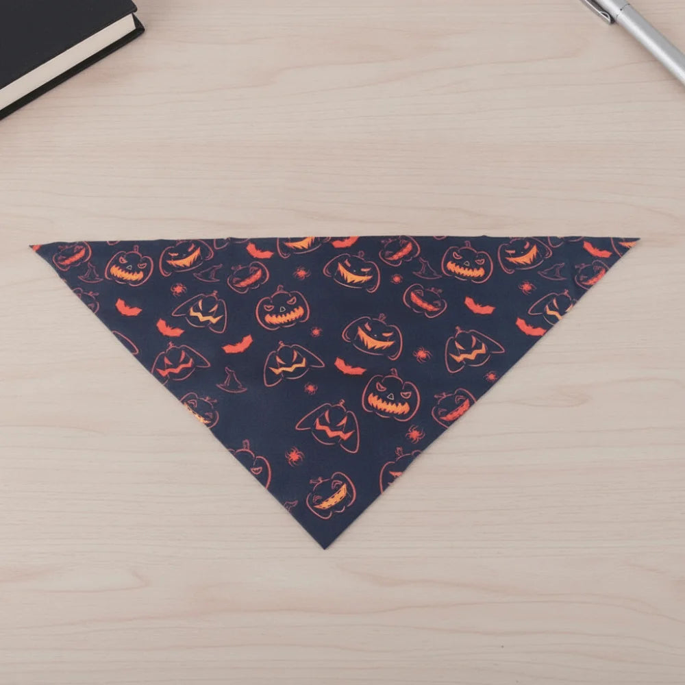 Polyester Fabric Pet Halloween Bandana Ghost Pattern Triangle Shape Dog Triangle Bibs Washable Material Tie Closure Vue