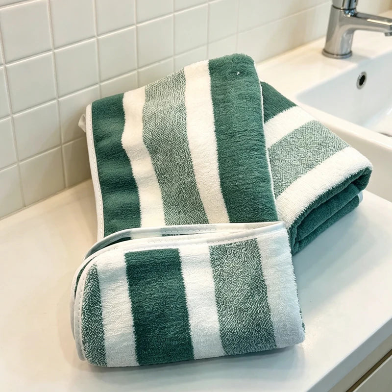 2-pack towels with strong water absorption, quick drying, no shedding, and durability - very suitable for home, beach, and face Vue