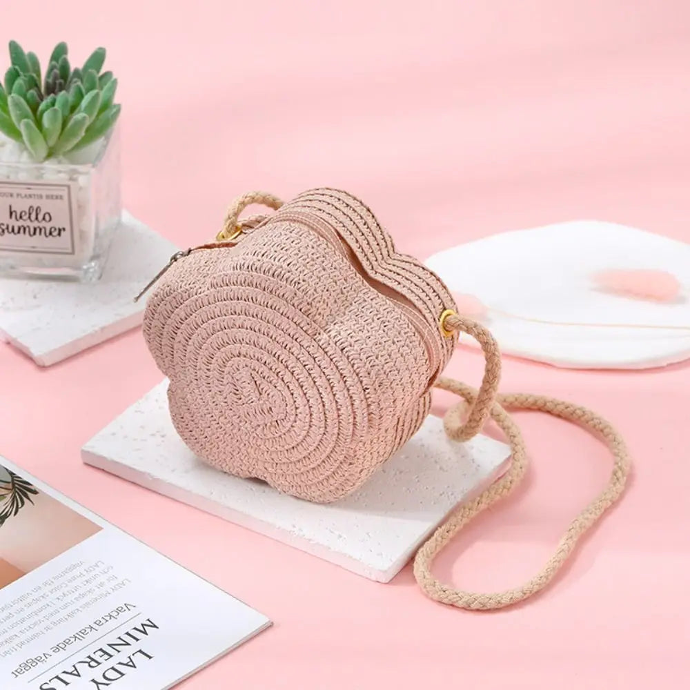 Woven Straw Shoulder Bags Flower Cute Coin Purse Lightweight Travel