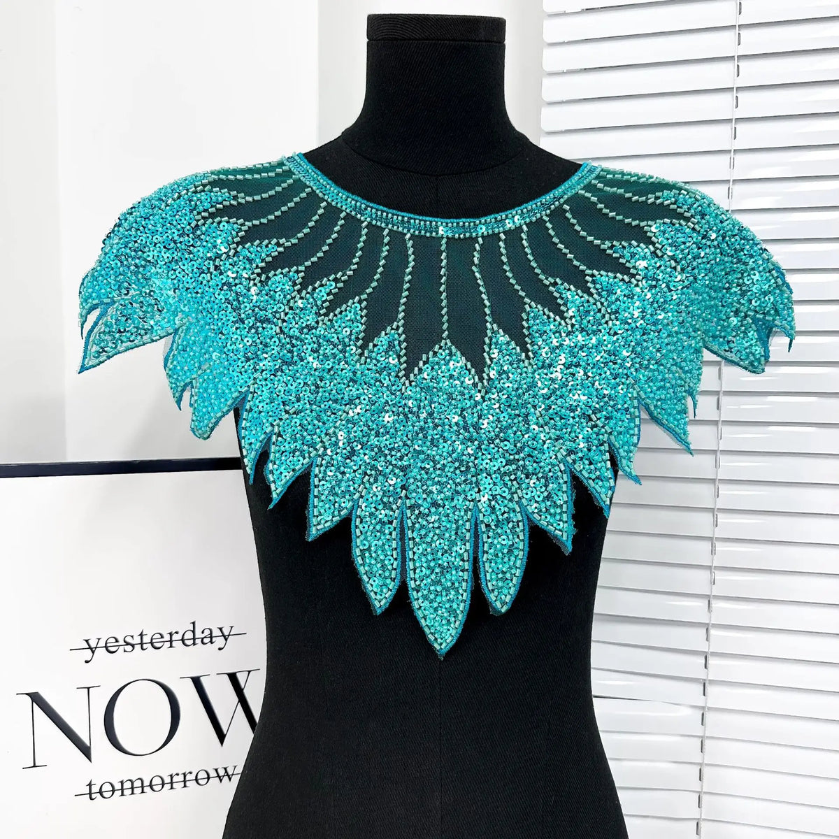 Sew on Beaded Applique Sequins Lace Collar Shining DIY Craft Lace Neckline Exquisite Neckline Patch Women Clothes Vue Blue