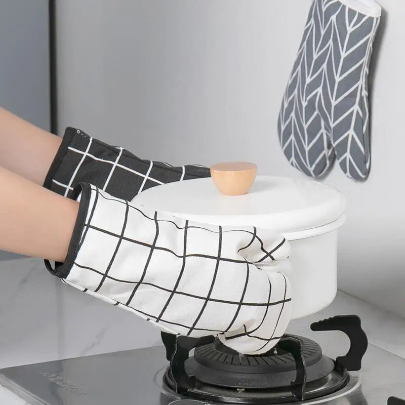 1pc Insulated Oven Glove Heat Resistant Thickened Design Kitchen Mitt for Microwave and Baking Tasks Vue