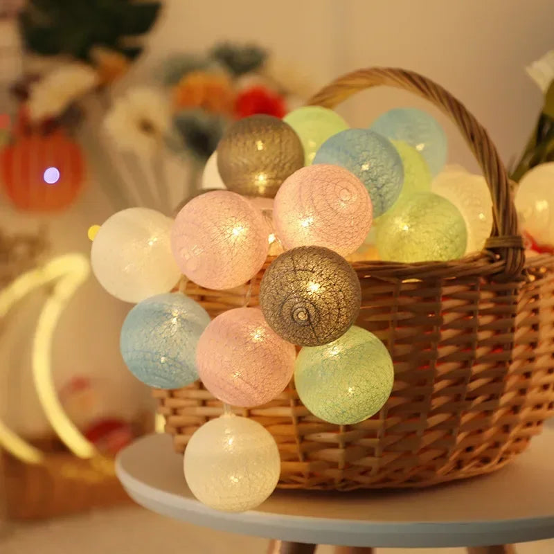 LED Cotton Balls String Lights Battery or USB Powered Fairy Garland Lighting Strings Christmas Holiday Wedding Party Decoration Vue