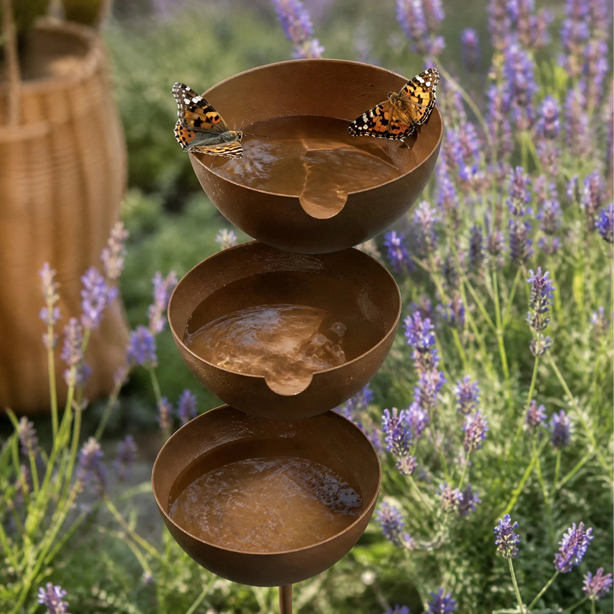 3-Layer Iron Water Bowls Garden Stake Weatherproof Vintage Birds Water Feeding Bowl for Outdoors Gardens Patio Yard Lawn Decor Vue