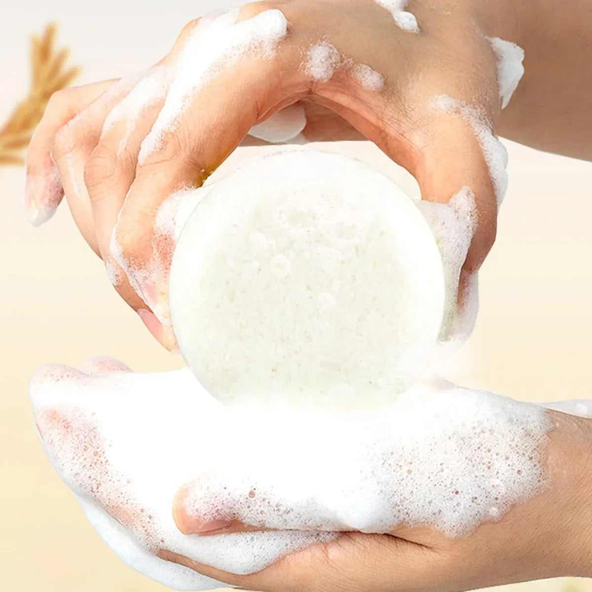Rice Puree Essence Fluffy Solid Shampoo Bar, Deep Cleaning, Mild Nourishing Hair Care Soap Vue