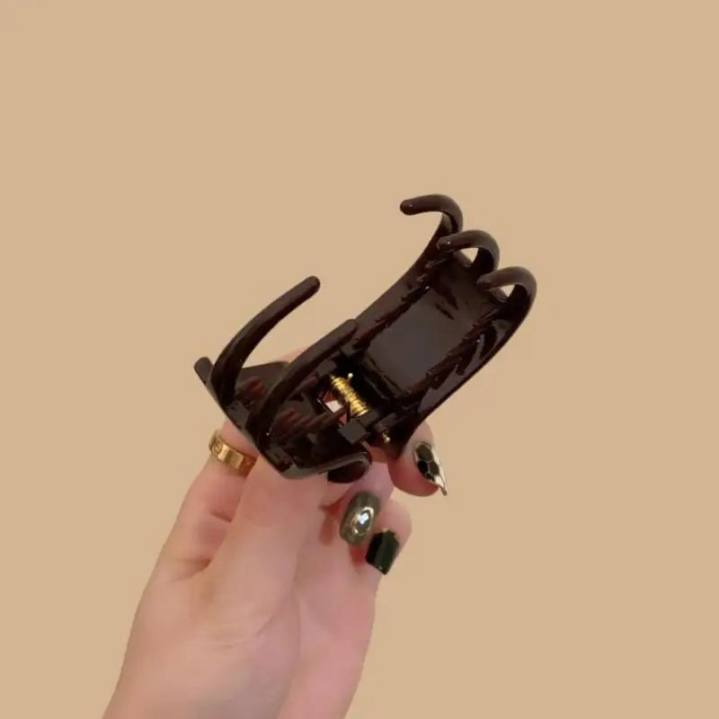 Elegant Kawaii Hair Claw Clip Frosted Design for Kids Women and Girls Vue
