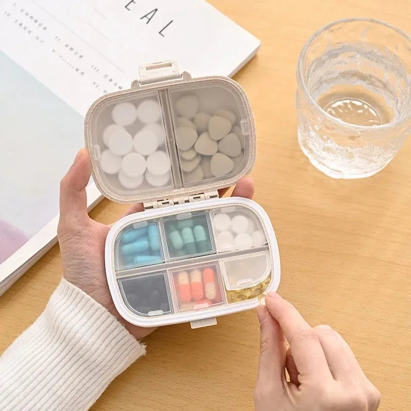 Portable 8-compartment Sealed Pill Box Dustproof and Moisture-proof Pill Storage Box Double-layer Compartment Candy Box with Lid Vue