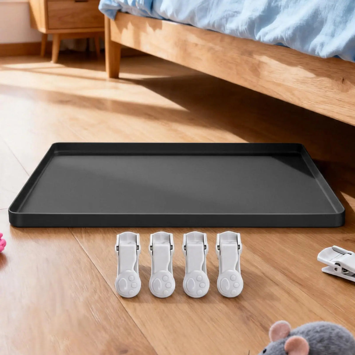 Potty Pad Holder Puppy Urine Mat Tray Non-Slip Pee Pad Holder for Indoor Bathroom Apartment Patio Laundry Backyard Living Room Vue