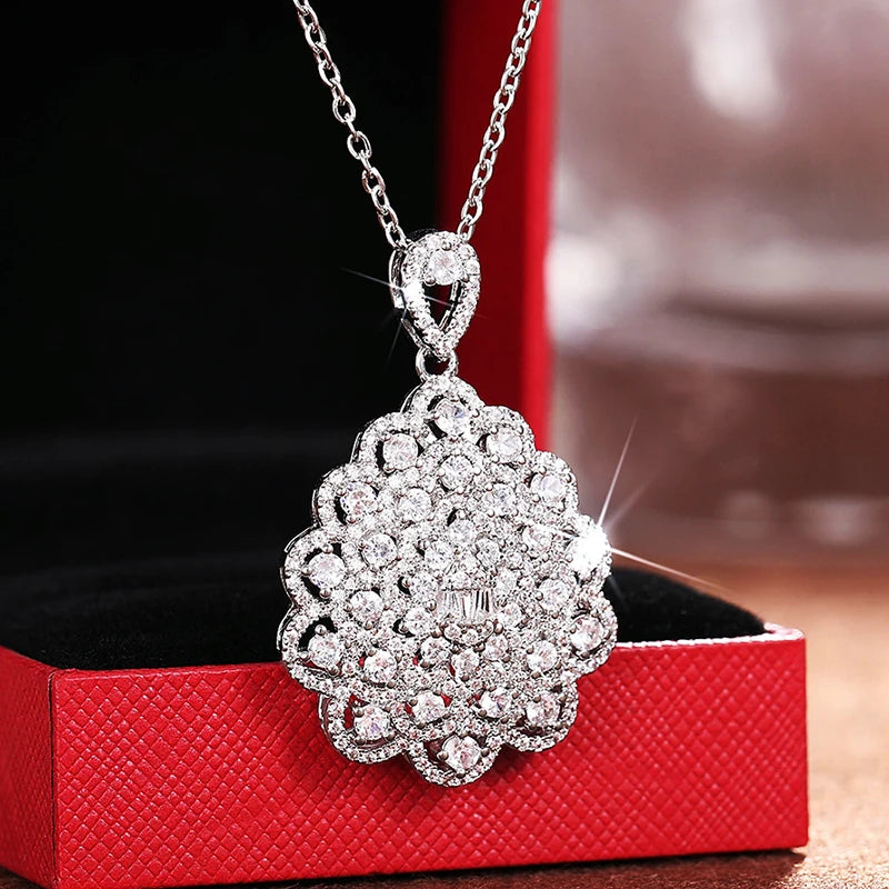 Huitan Cubic Zirconia Pendant Necklace – Elegant Women's Gift Pendant Necklace Vue
