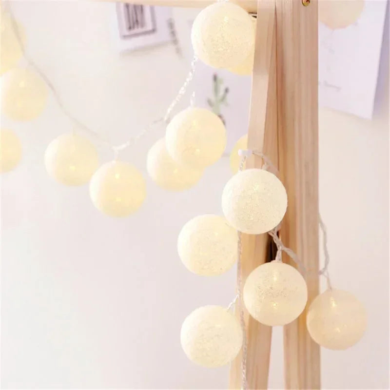 LED Cotton Balls String Lights Battery or USB Powered Fairy Garland Lighting Strings Christmas Holiday Wedding Party Decoration Vue