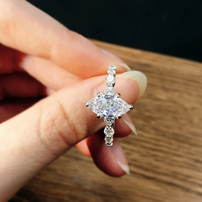Huitan Marquise Cubic Zirconia Bridal Ring Set for Women Bridal Ring Set Vue