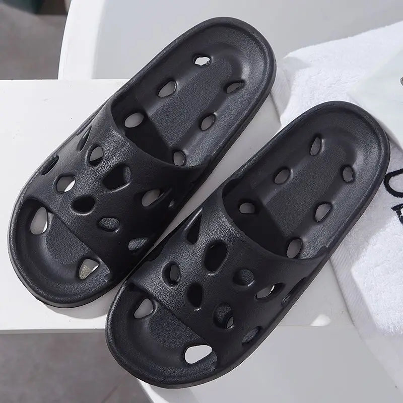 Unisex Bathroom Slippers Anti Skid Soft Sole Hollow Out Quick Dry Lightweight Quiet Indoor Shower Sandals for Summer Home Use Vue ONE SIZE Black-40