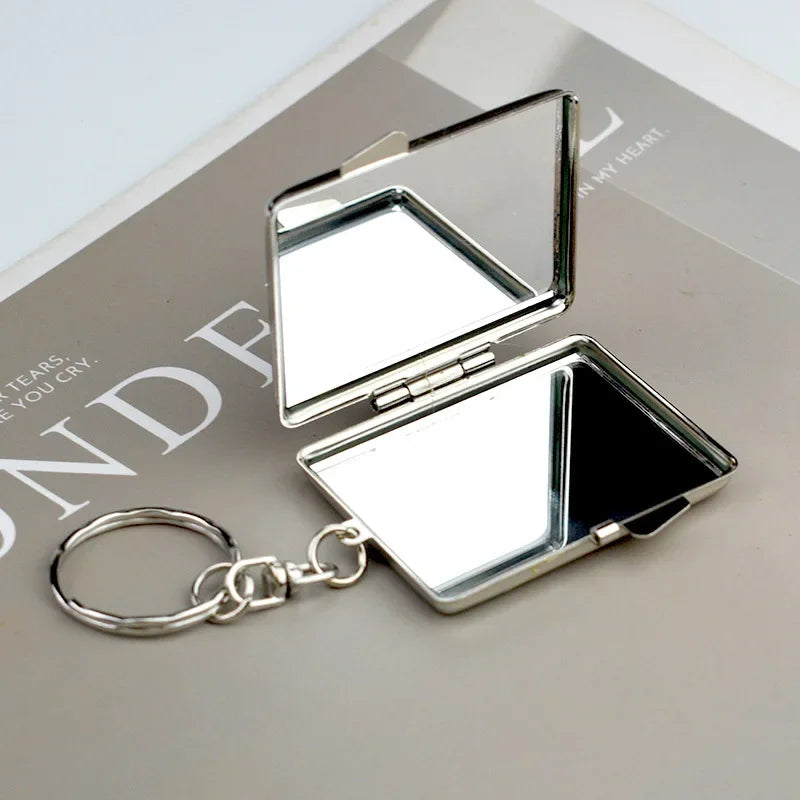 Mini Keychain Mirror Folding Pocket Double Makeup Mirror Heart-Shaped Round Cosmetic Mirror Small Portable for Travel Vue