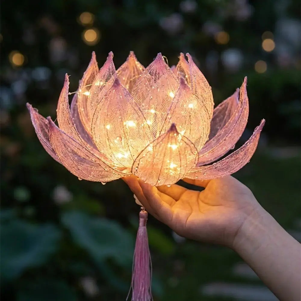 Ancient Style Handheld Lotus Lantern Handmade DIY Craft Kit Ribbon Fairy Lotus Lantern Colorful Luminous Vue