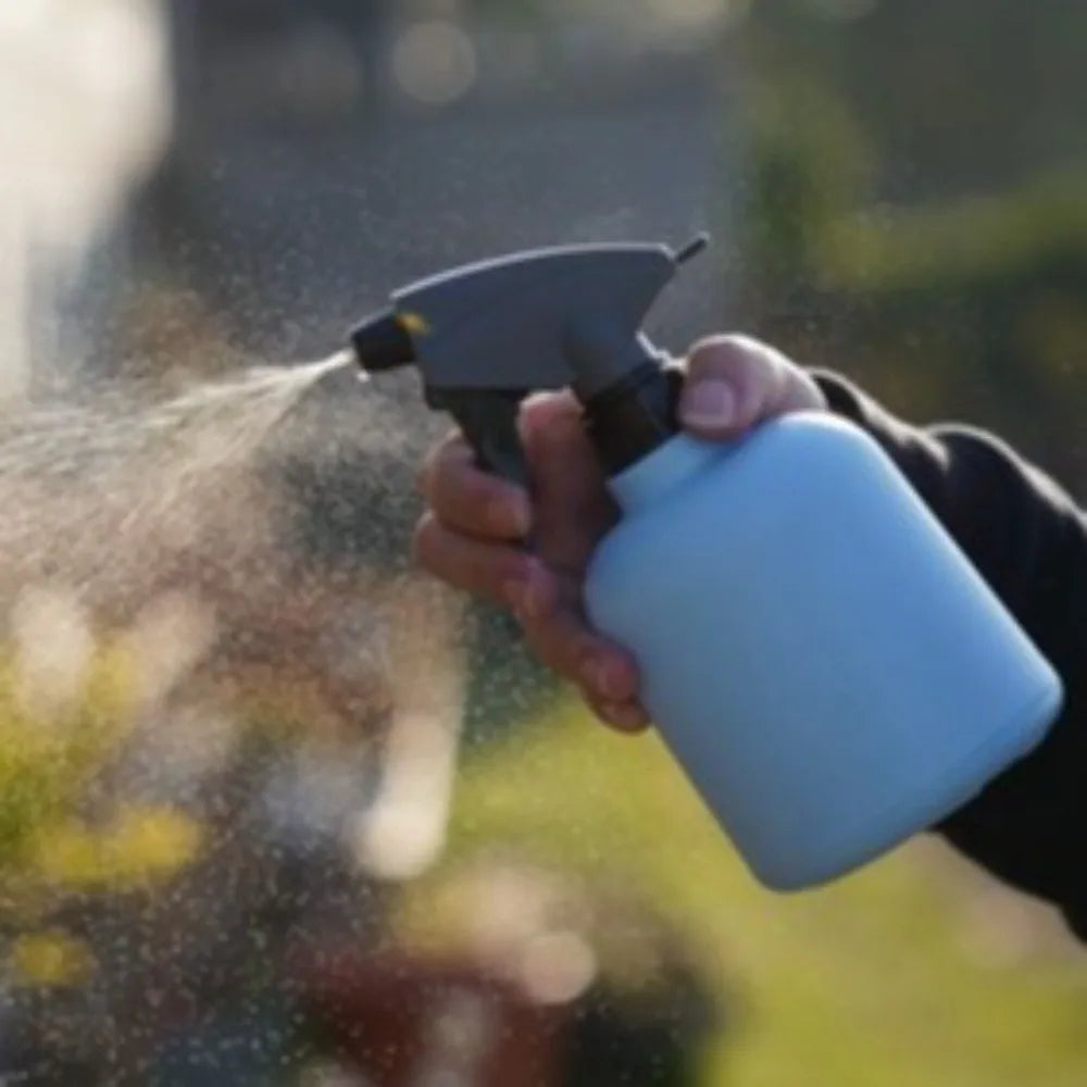 Leakproof Hand Pressure Sprayer Hand Operated Plastic Watering Can 600ml Thickened Bottle Bottom Plant Spray Bottle Plant Care Vue