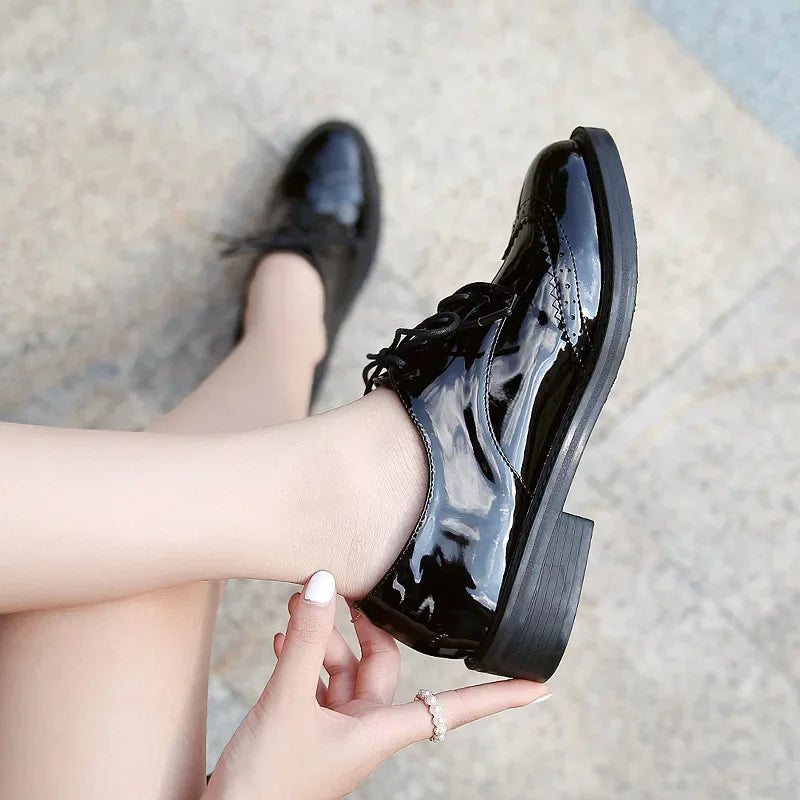 Women's British Oxford Shoes – Low Square Heel Lace-Up Pumps Women's Oxford Pumps Vue