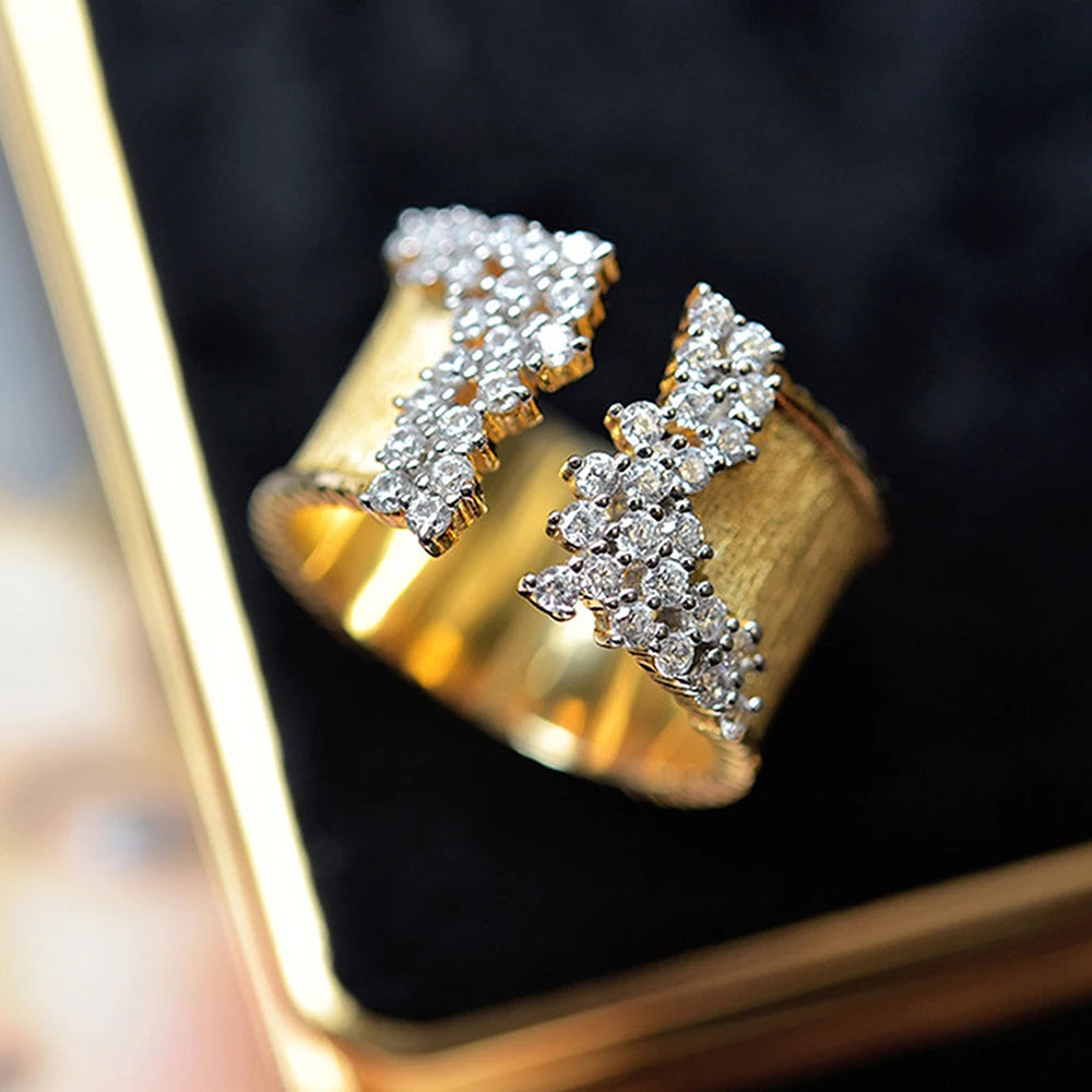 Huitan Women's Wide Gold CZ Stone Ring – Geometric Statement Fashion Statement Ring Vue