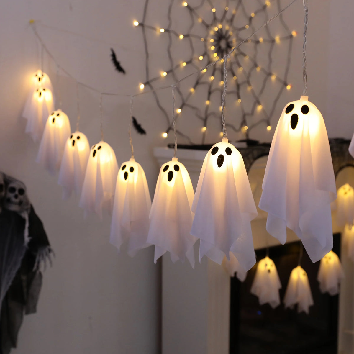 Spooky Ghost LED Garland String Lights, Halloween Hanging Fabric Decor Lights for Mantel Porch Haunted House Holiday Decoration Vue